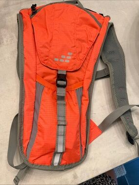 bcg Orange and Gray Hydration Pack 1.5L